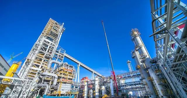 🚨Today marks the start of an era 🚨 

The world's 1st commercial-scale (largely) H2-based DRI plant has been completed in 🇨🇳. The 1.2 Mt DRI plant will use H2-rich coke oven gases and is designed to run fully on H2, once green H2 supply is available. 
mp.weixin.qq.com/s/p1Pvn5fE_3jC