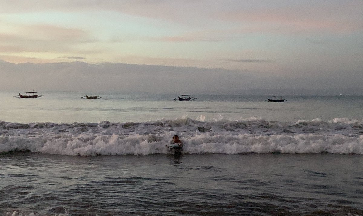 PRHacks's tweet image. Riding the waves &amp;amp; enjoying the beautiful sunset on the beach in #bali