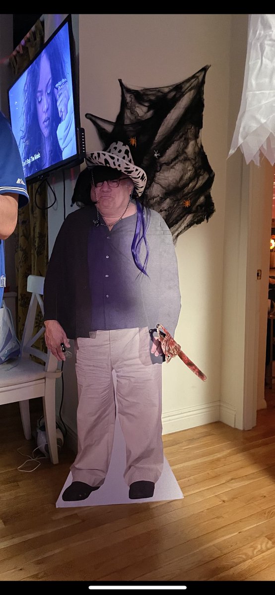 lowesluvr's tweet photo. @DannyDeVito thanks for helping us celebrate all the big days, danny https://t.co/aJk9AYtL8G