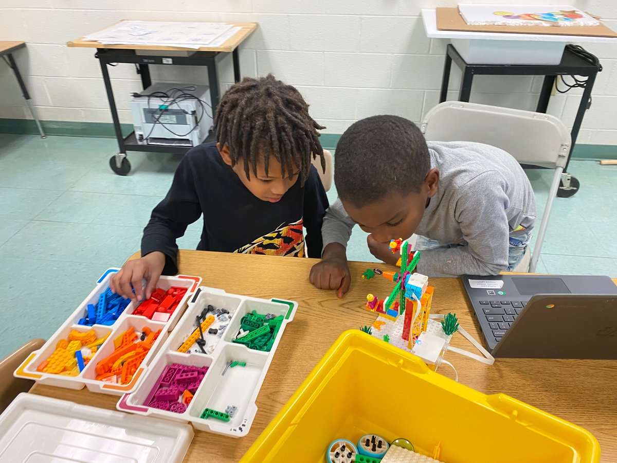 SWEbruins's tweet image. Our students are still completing the Hour of Code! Great job Mrs. Marshall and Mrs. Allred's class! #CPSHourofCode #hourofcode2022 #swebruins