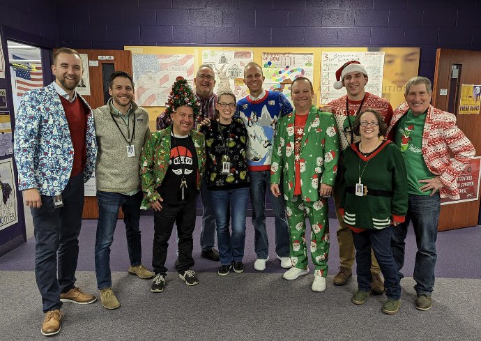 coachgamble25's tweet photo. Great group to work with! And very festive too!🎅🏻🎄🎁☃️🧑🏻‍🎄 @JacksonLocal_SD https://t.co/Zbn7uq2o2h