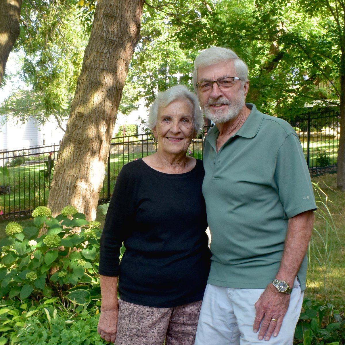 Our volunteers at EMBARC have always inspired us through the way they welcome others to life in Iowa. In this year's end-of-year report, get to know three friends of EMBARC: Jim and Charlotte Noble, and Cheryl Long. Read more starting on page 36:
issuu.com/embarciowa/doc…