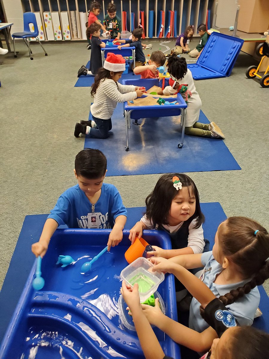 ChristineBalmac's tweet photo. Pre-k half day activities #watertables #sandtables #legos #playhouses https://t.co/iYJJi6wXZT