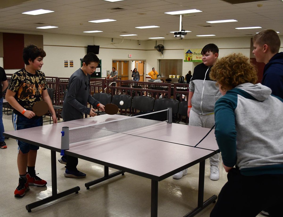 We had such a great time at our first ever Eastern York Middle School tailgate! Such a great time, that we’re gonna do it again in January! Look out for more details soon! 🏀💙💛 #eymsstuco #eyms #leadingtotheedges #GD2BAK #eymstailgate #eymsptso #eysdbball #eysdsports #eypride