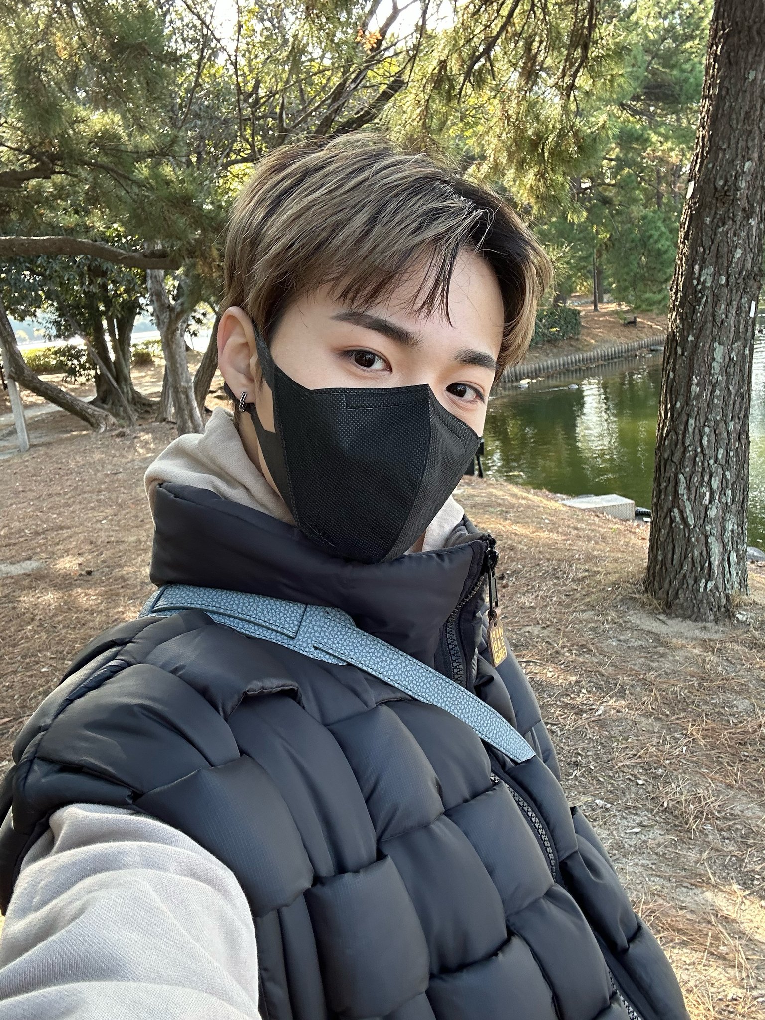 FkbdbbaUAAAJyMq?format=jpg&name=large