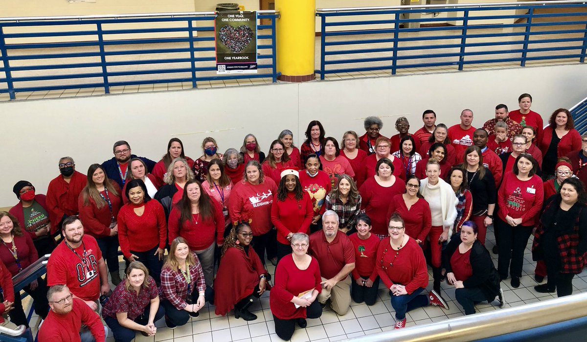 OscarSmithHigh's tweet photo. The faculty and staff at #Smith stand with @grassfield_hs as we remember our friend, Dusty who is gone too soon. #smithset @OFSAmbushNation #onceatigeralwaysatiger #CPSFamily https://t.co/opj7DB3blH