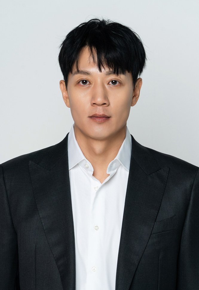 •kdm• si om tu ganteng, tapi ga ganteng, tapi gantengggg, ahhh paham gasi kalian guyysss😭😭😭😭 pokonya sender buceeennnnn🫶🏻🫶🏻