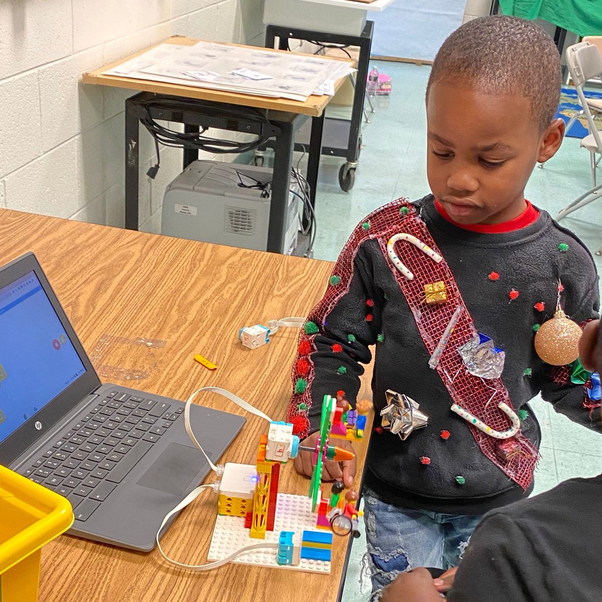 SWEbruins's tweet image. Our students are still completing the Hour of Code! Great job Mrs. Marshall and Mrs. Allred's class! #CPSHourofCode #hourofcode2022 #swebruins