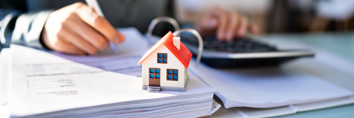 We are dedicated experts who specialise in purchasing, selling, remortgaging, transferring equity and new home purchases 🙌 

Check out our website and receive an instant no obligation quote today > bit.ly/3UwetDQ

#EvolveLaw #Property #Law #Conveyancers #Conveyancing