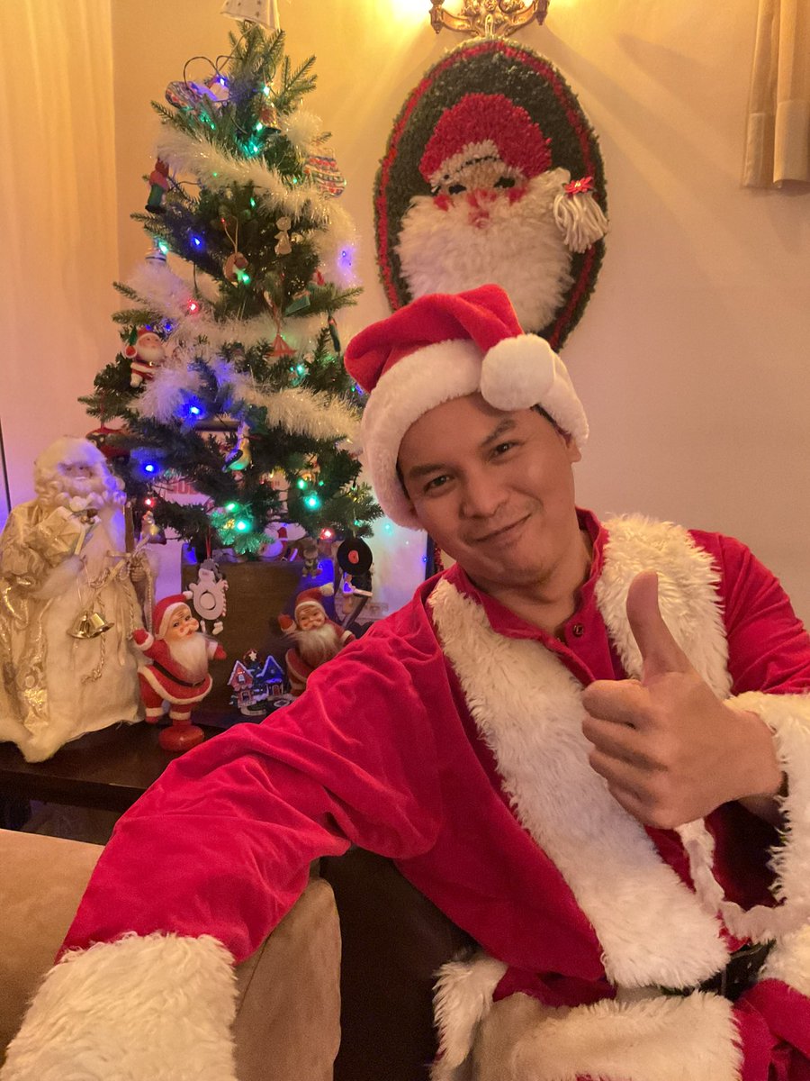 #recoveringfilipino - Why is my tita wishing me #MerryChristmas in August is out on <a href="/cbcpodcasts/">CBC Podcasts</a> and wherever you get your podcasts today! Shout to to <a href="/CBCjulie_dupre/">Julie Dupré</a> for being my producer extraordinaire! Recovering Filipino cbc.ca/listen/cbc-pod…