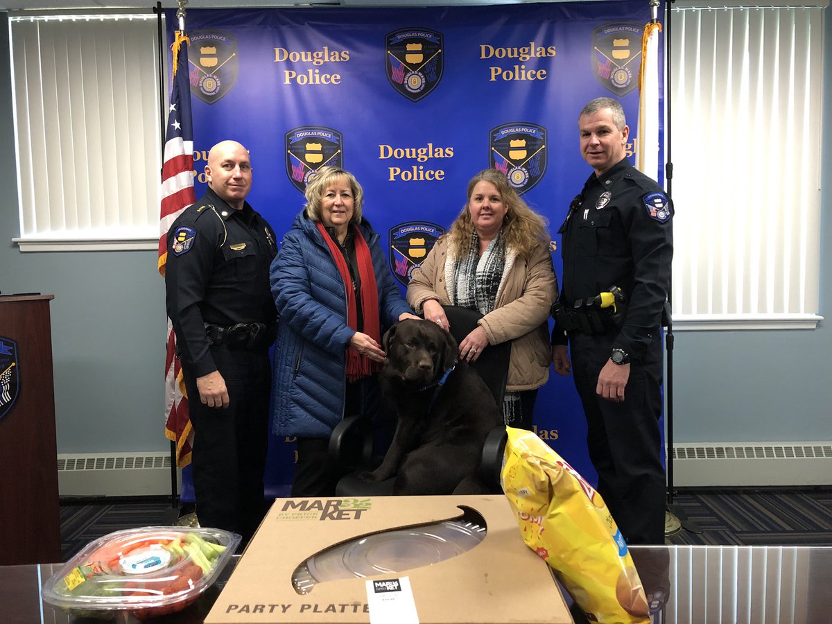 SochaCindy's tweet photo. We love sharing a holiday spread with our favorite Douglas Police- Chief Miglionico, School Resource Officer Brett Fulone, and of course Officer Finn!! Enjoy! Thank you for all you do for the Primary!  @Douglasmapd @DouglasSuper1 https://t.co/Zf0dJpA7Mt