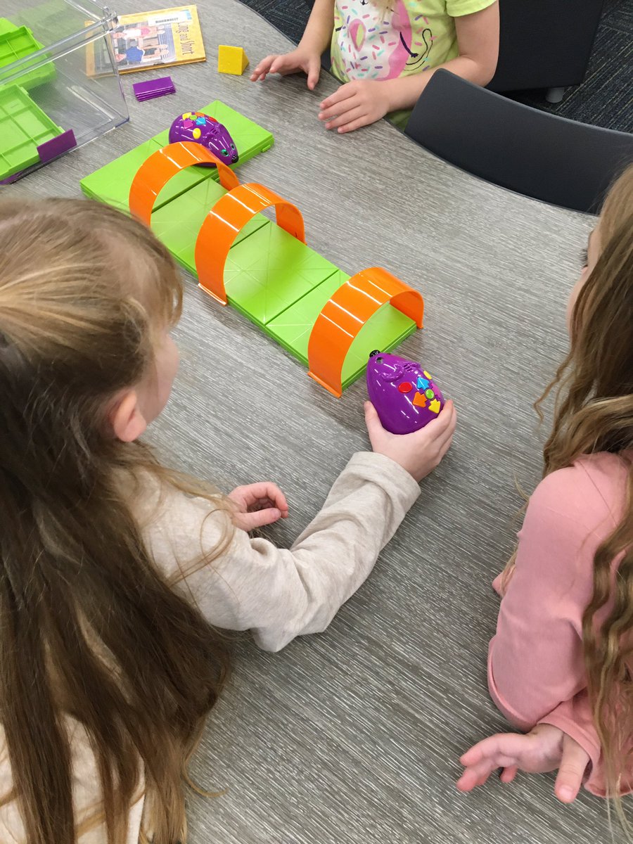 GlenhopeLibrary's tweet photo. Glenhope’s littlest learners had a great time during Hour of Code in the library! #hocGCISD22 @GCISDigital https://t.co/IH0ajLl4Ir