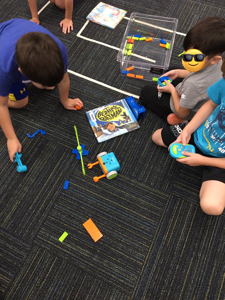GlenhopeLibrary's tweet photo. Glenhope’s littlest learners had a great time during Hour of Code in the library! #hocGCISD22 @GCISDigital https://t.co/IH0ajLl4Ir