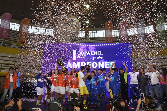 elmostrador's tweet photo. CONTENIDO PAGADO| Equipos de Lo Prado se quedaron con la final de la #CopaEnel 2022 
https://t.co/rg4MzyhYwQ https://t.co/98ILpUywtD