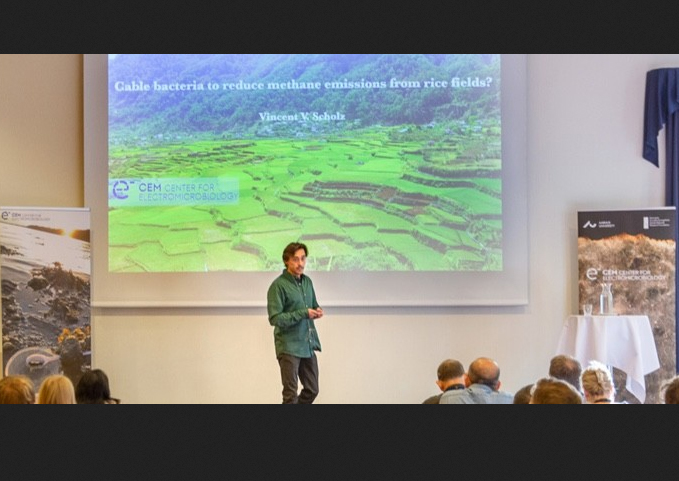 Center for Electromicrobiology (@cemaarhus) on Twitter photo Good job <a href="/Vincent_Scholz/">Vincent Valentin Scholz</a> – huge congratulations for successfully attracting funding from <a href="/Innofond/">Innovationsfonden</a> to elaborate on the work on #cablebacteria production, storage, and application. Thanks, to the <a href="/TheKitchen_AU/">The Kitchen</a> for support on application and project development Good job <a href="/Vincent_Scholz/">Vincent Valentin Scholz</a> – huge congratulations for successfully attracting funding from <a href="/Innofond/">Innovationsfonden</a> to elaborate on the work on #cablebacteria production, storage, and application. Thanks, to the <a href="/TheKitchen_AU/">The Kitchen</a> for support on application and project development