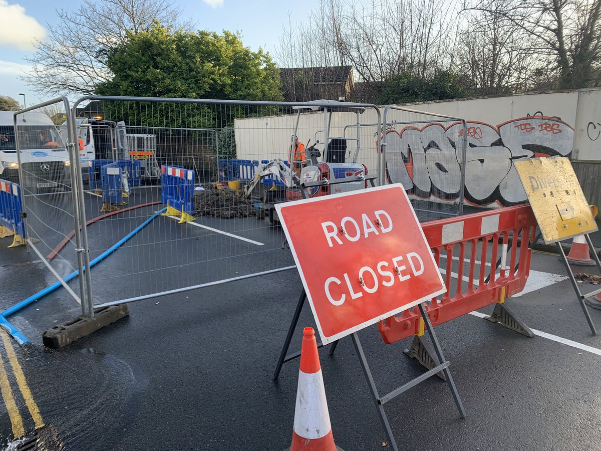 They’re on it <a href="/cpneighbours/">cpneighbours</a> - Fox Hill closed and, ominously, a stand pipe has appeared in Braybrooke Gardens 😬
