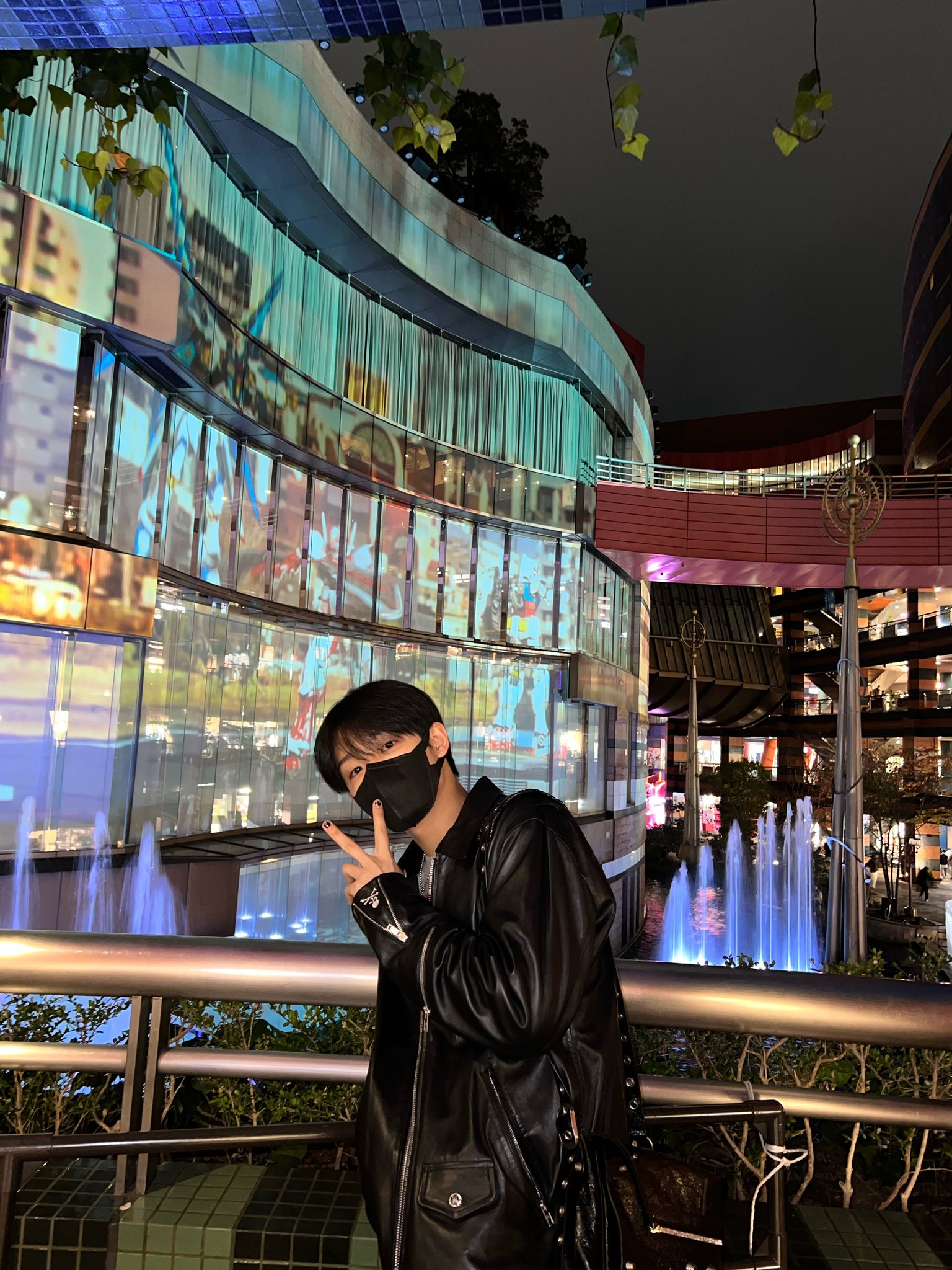 FkbhklrVsAAUWa9?format=jpg&name=large