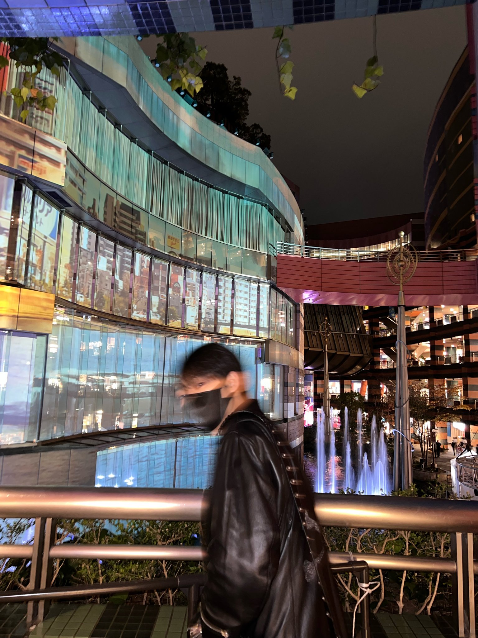 FkbhlAYVEAAfKYv?format=jpg&name=large