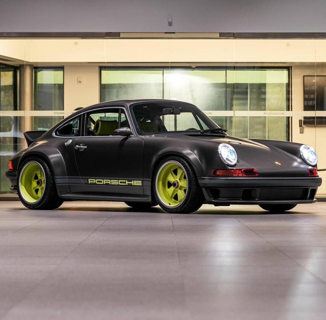 PorscheCIub's tweet photo. Singer DLS Naples Commission https://t.co/EFeOGEtkci