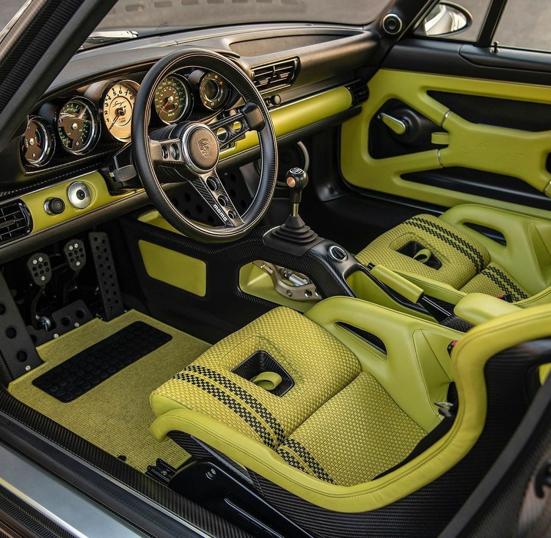 PorscheCIub's tweet photo. Singer DLS Naples Commission https://t.co/EFeOGEtkci