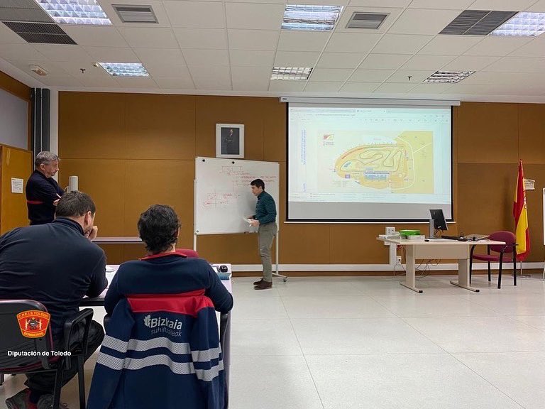 cpeistoledo's tweet photo. 📍Curso de ICS en la Escuela Nacional de Protección Civil.
La semana pasada participamos con miembros de #GuardiaCivil #Proteccióncivil y #Bomberos de distintos territorios, en una nueva edición.Tratando de mejorar el servicio al ciudadano
#Cpeistoledo
#DGPCE
#ENPC https://t.co/nbEsQEvHQo