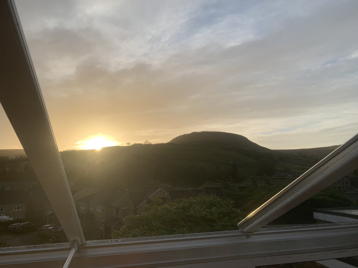 MaintenanceLowe's tweet photo. This week the bricklaying team start a new job. Firstly it is to drop this conservatory as the customer has been able to sell the pvc structure and all the glass to someone else. Weโll get this all down so itโs all ready to go in the new year. #notabadview #helmshore https://t.co/q7wFKjSxtu