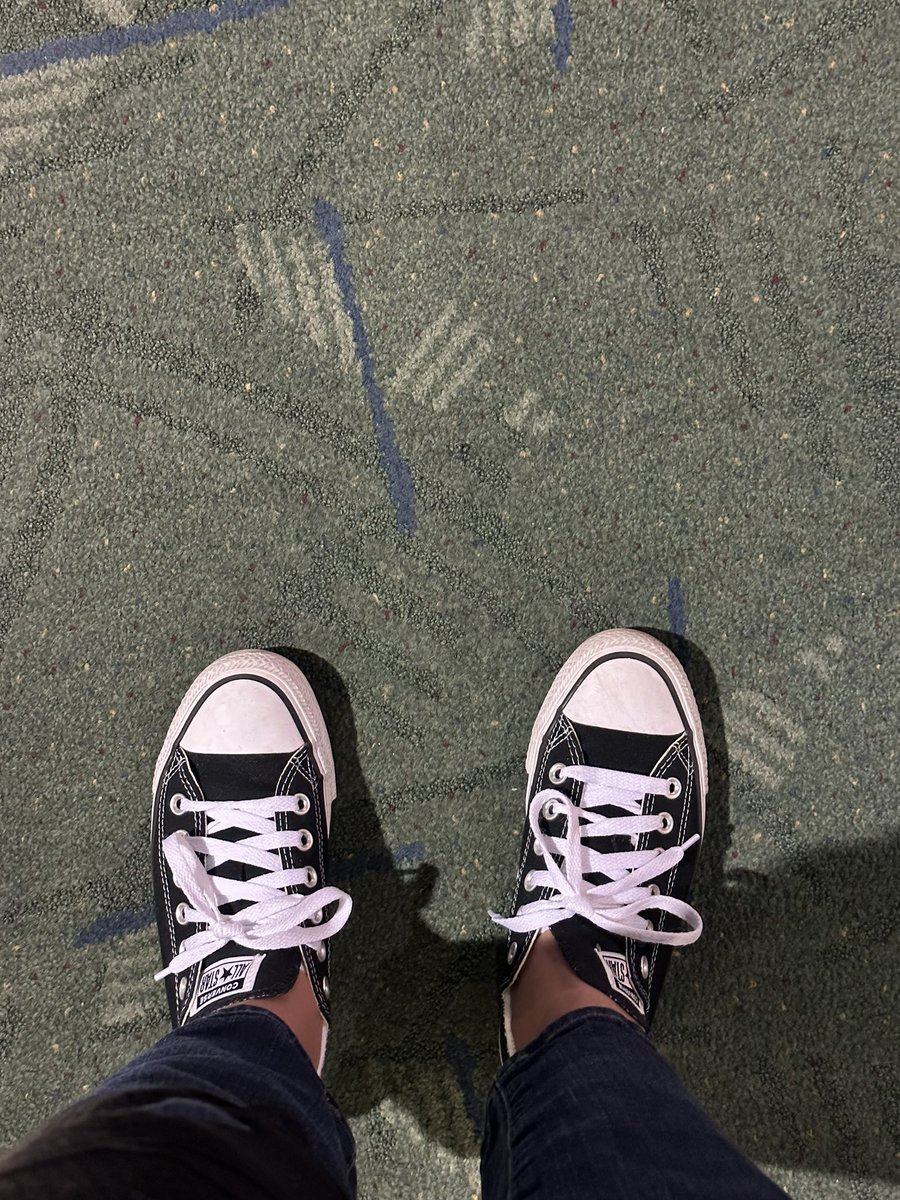 JulaineNickels's tweet photo. Headed to warmer weather!!! #pdx #MauiBound #PDXCarpet https://t.co/Wi59VXRAby