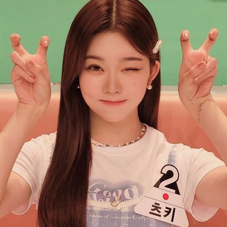 barbiepalette's tweet photo. hello! a pretty alien has landed on your tl! i'm ana, nice to meet you.
just moved accounts and i'm looking for new moots to interact and be friends with. hit the little heart bellow for a dm! <3 https://t.co/IoqwgmOeN1