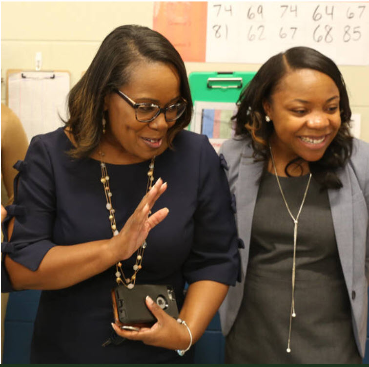 TAPintoCamden's tweet photo. Camden Education Fund Chief Aims at Adding Teachers, Student Internships. Giana Campbell Is New Executive Director at the City Nonprofit.
https://t.co/FPioIng4xF
#camden #teamcamden #camdenstrong https://t.co/aoGhjGgi3j