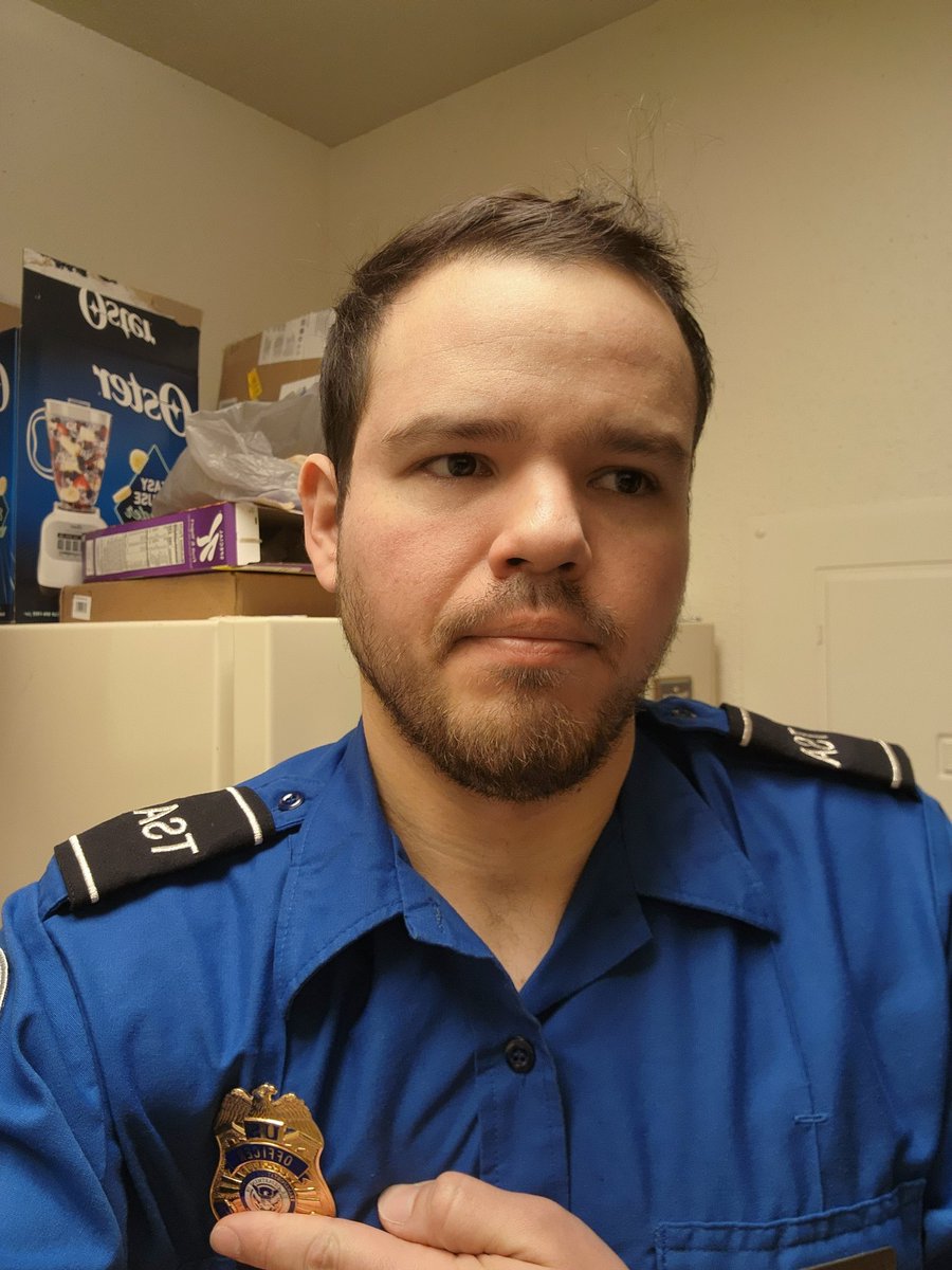 geryalmen's tweet photo. @anything4views I work at the Airport for TSA, this year I worked on Thanksgiving, I'm also working on the 24-25 and the 31 and 1😪😪 

PayPal @papagery

Happy holidays everyone! https://t.co/hHEYqs9Tfm