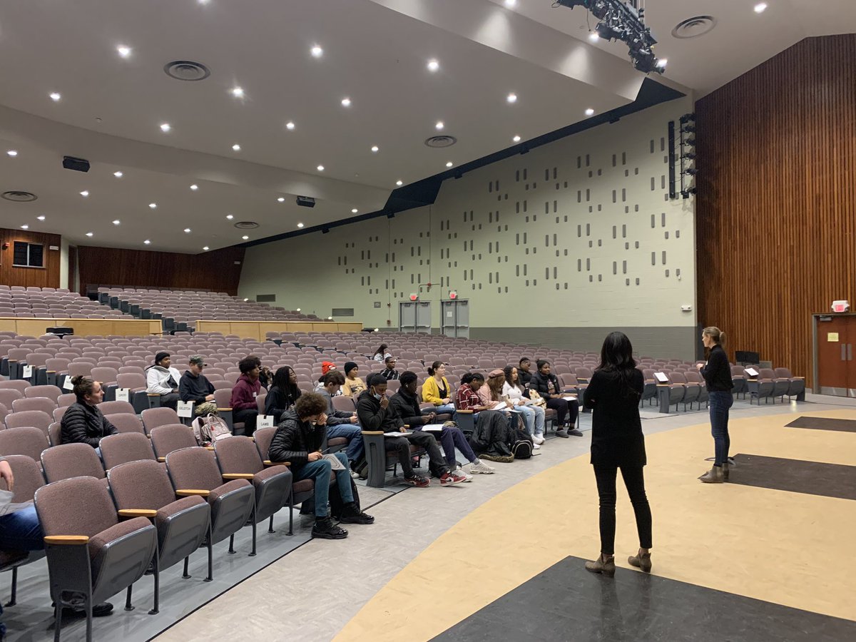 ClassPreston's tweet image. Juniors and Seniors receiving Mentor Training with @BrilliantCFES @SCSchools! @MrDennisGreen @AnibalSolerJr