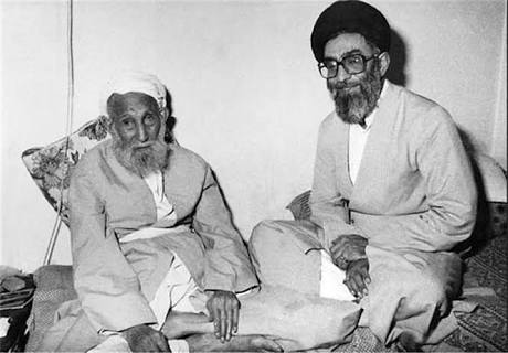 سالها گذشت و هیچکس نفهمید چرا پدر خامنه ای عمامه سفید بود ولی خودش عمامه سیاه؟!
#مهسا_امینی