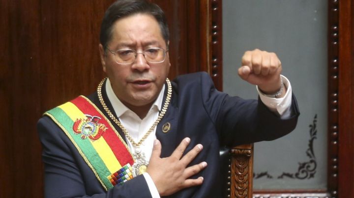 AnibalGarzon's tweet photo. EEUU reconoció:
-Impeachment en Brasil, pero Lula será Presidente
-Autoproclamación de Guaidó en Venezuela, pero Maduro es el Presidente
-Golpe de Añez en Bolivia, pero Arce del MAS es el Presidente
-Y Golpe del Congreso en Perú, pero ¿también Castillo volverá y pueblo vencerá? https://t.co/hlChr6H5zN