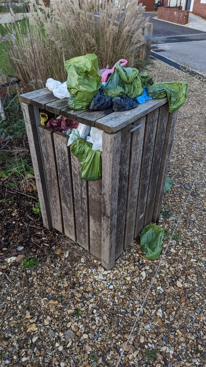 visibleimagery's tweet photo. @eastdevon Hey. Any chance you could empty the bins as circled, parallel with Garland Meadows, doesn't look like they have been done for a while! https://t.co/uI1R3pz9gr