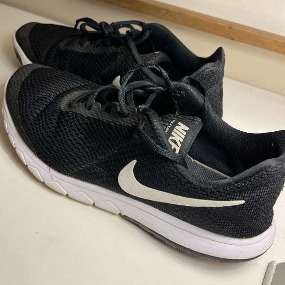 thehipuni's tweet photo. So good I had to share! Check out all the items I'm loving on @Poshmarkapp #poshmark #fashion #style #shopmycloset #jcrew #nike #alizernatur: https://t.co/86oumTZipw https://t.co/pb1IsICvSX