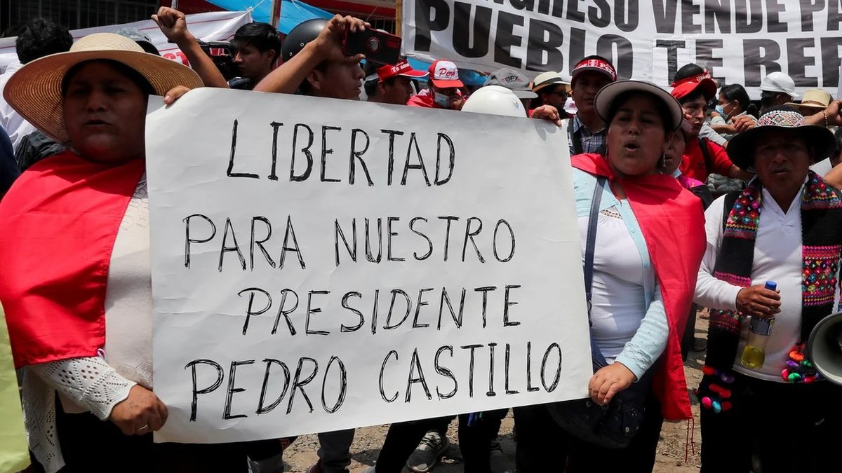 EEUU reconoció:
-Impeachment en Brasil, pero Lula será Presidente
-Autoproclamación de Guaidó en Venezuela, pero Maduro es el Presidente
-Golpe de Añez en Bolivia, pero Arce del MAS es el Presidente
-Y Golpe del Congreso en Perú, pero ¿también Castillo volverá y pueblo vencerá?