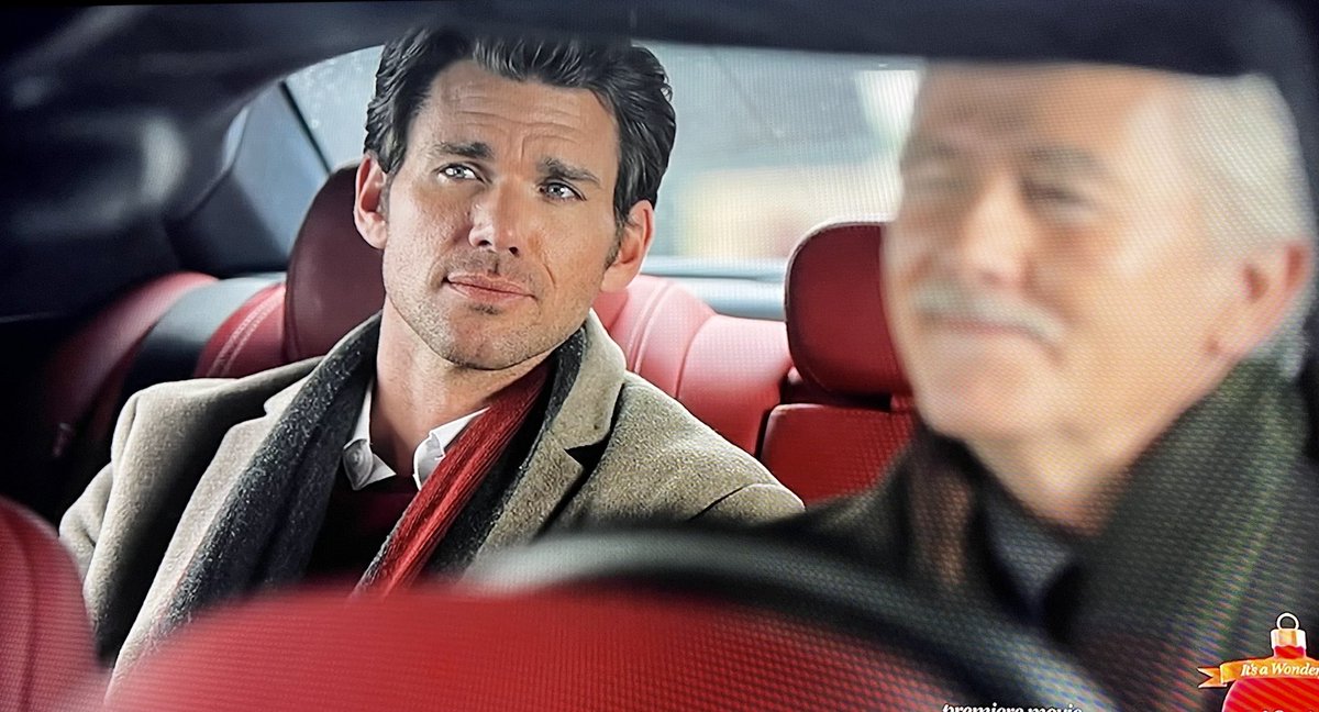 psprague83's tweet photo. Hey @MetacarolineR ! It’s #McGarryMonday on a Tuesday! And since it’s the last one before Christmas - here is the Secret🎅 edition! Or is it scarf 🧣edition? 😉❤️@kevin_mcGarry #patrickduffy #RandomActsofChristmas https://t.co/wFGkhr1OHJ