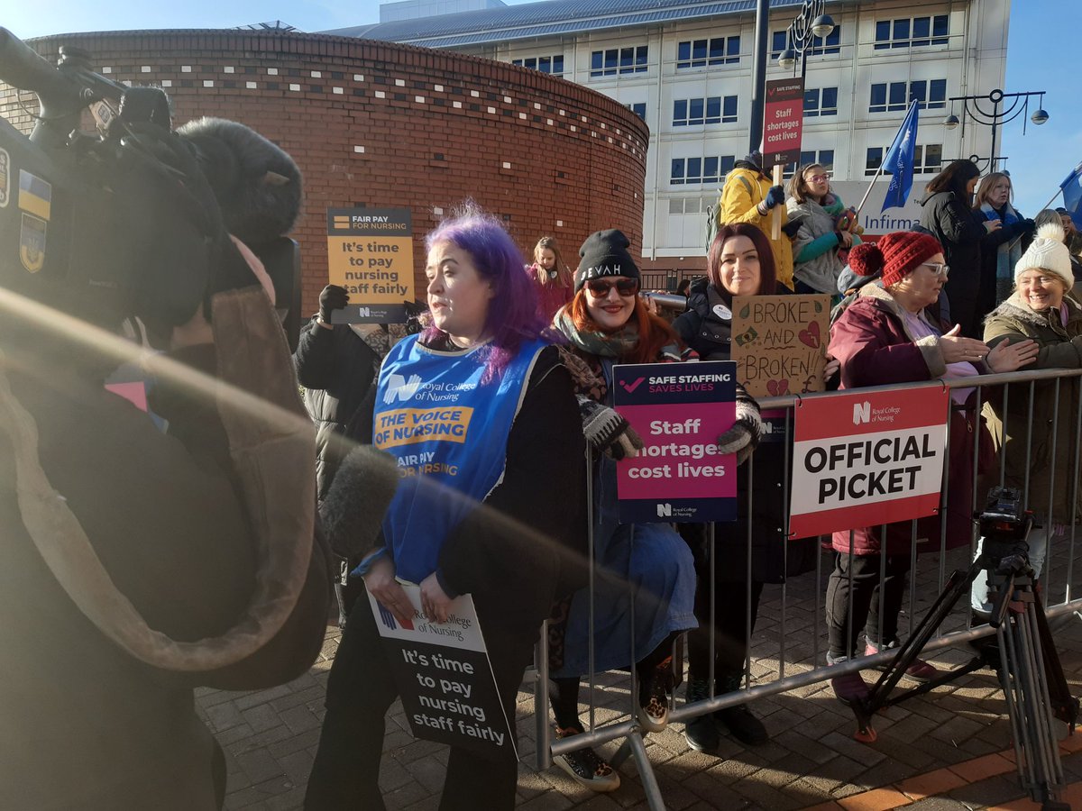 RCN_Press's tweet photo. "I want to be at work, I want to be taking care of my patients but this is the only way to be heard."

RCN member Maxine tells @itvnews  why she's been forced to take strike action. #FairPayforNursing https://t.co/kcJeX2EfXx