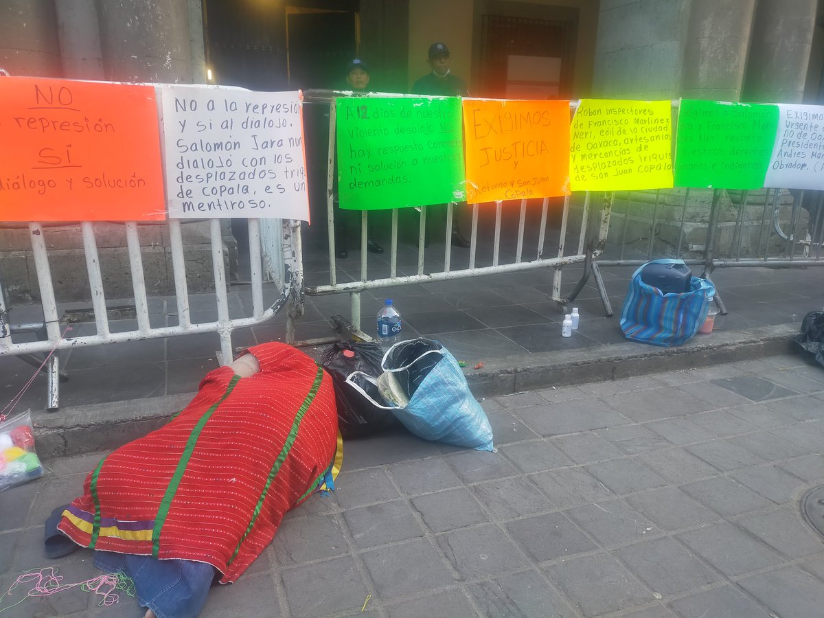 LiderTriqui's tweet photo. La @CIDH debería hacer una "visita in loco" a #indígenas desplazados #triquis de #Copala para corroborar sus verdaderas condiciones, realidades y abandono gubernamental @lopezobrador_ @JulissaMantill6 @TaniaReneaum  #AMLO #MORENA #4taTransformación #Oaxaca https://t.co/zTqymvKpcx