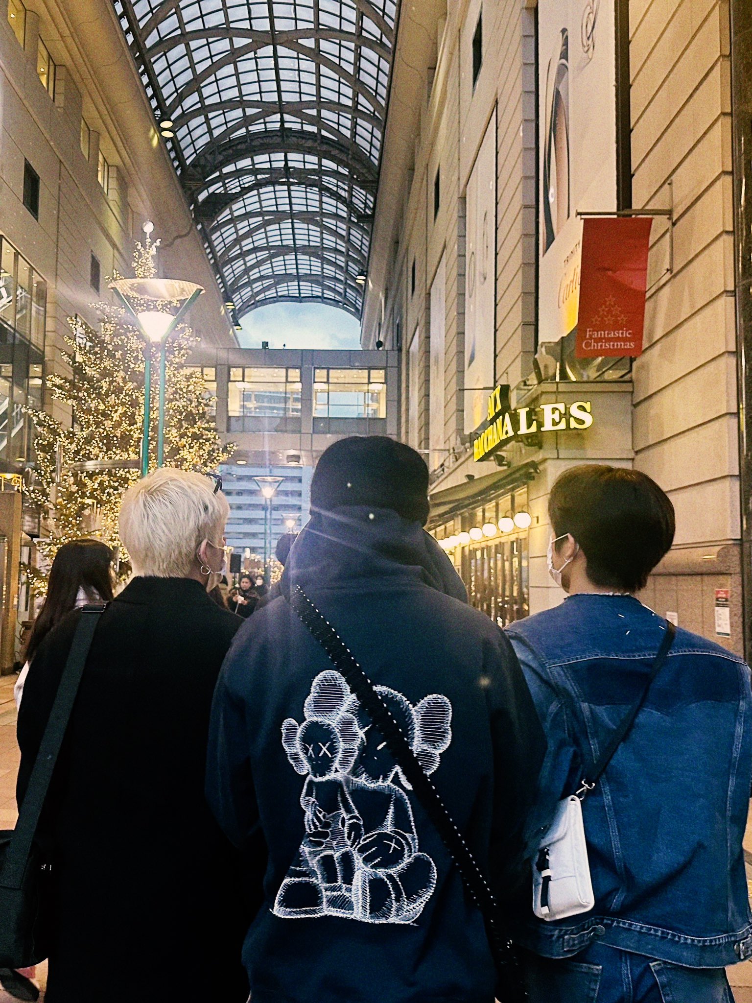 FkboS1eVEAAmC8B?format=jpg&name=large