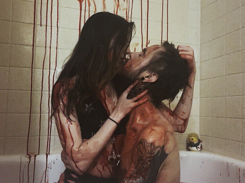 st0rmr8ge's tweet photo. A pint of sweat saves a gallon of blood ❤️
@ButtercupsGame 
#HorrorFam #photoshoot #blood #artsy #AllNaturalBeaute #bathtub #deadmen #tellno #tales #Excited #ass https://t.co/RDLm1BkrS0