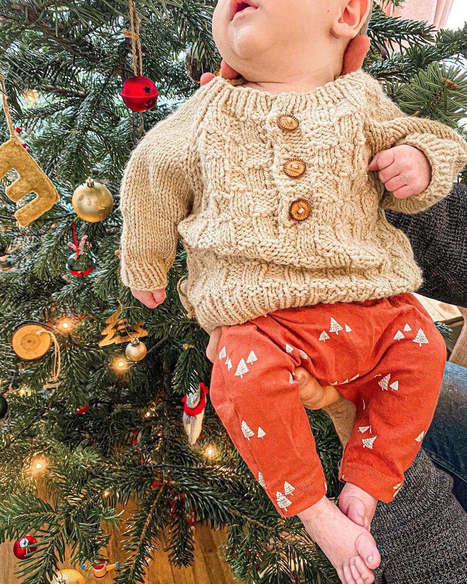 OurMakerLife's tweet image. chubby cheeks and chunky knits #adorable 🎄🎁 🥰 instagram.com/p/CmZAFFSrQ-E/…
