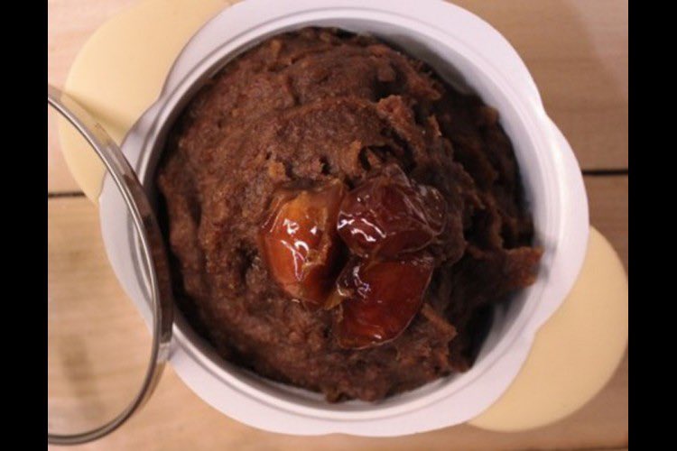 عصيدة التمر 
مره صحييية وعالية بالالياف ومغذية

لانه مكونه من 
- طحين اسمر 
-  تمر 
- هيل وفلفل اسود...