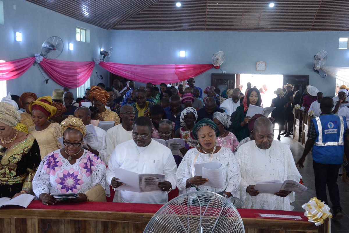 official_SGHL's tweet photo. The dedication of Venerable Jacob Olabode Farombi Memorial Anglican Church and Tiwalade Omidiji Memorial Vicarage was a beautiful celebration. To God be the glory 🙏🏾
#sgholdingslimited #sgh #sgfoundation #churchdedication https://t.co/7OhIgW1WPx