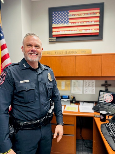 CedarParkPD's tweet photo. A special #FaceoftheForce this Friday from our very own Chief Harmon!
He's been serving this city for 24.5 yrs and was selected as Chief of Police last May ๐
He enjoys hunting, RVing, & cheering on the Steelers!
Chief Harmon wants to wish a very Happy Holidays to you and yours! https://t.co/mE2QzZoOzi