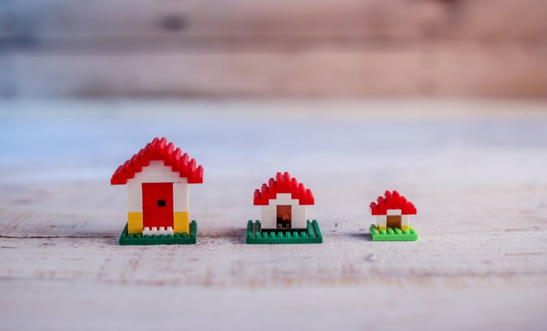 Check out this amazing resource from <a href="/amytomp/">Amy Tompkins</a> at <a href="/NBCOE/">New Brunswick Centres of Excellence</a> ! Takeaway Tuesday 15 min. Recording Link: stemnorth.nbed.nb.ca/pl-opportuniti…
Tiny Homes: An exploratory kit for Grades 3-5 which allows learners to explore, discuss, and construct sustainable options for future home design.