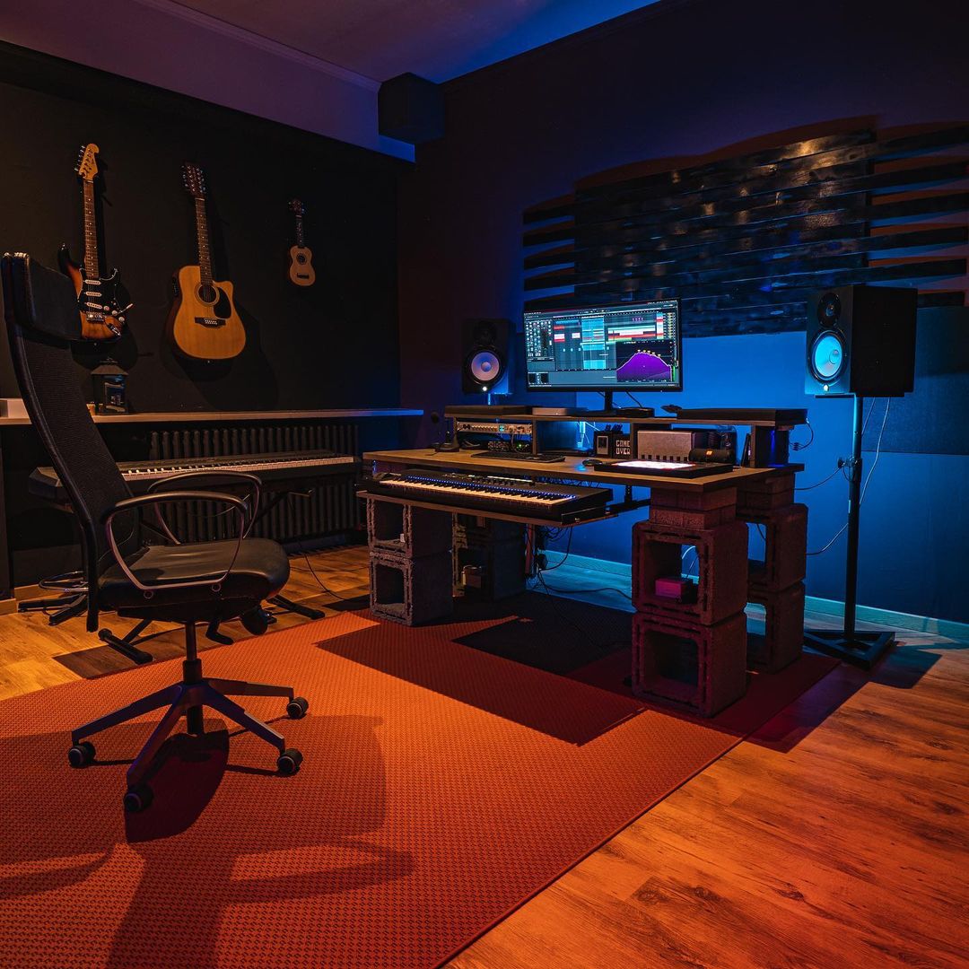 AntelopeAudio's tweet photo. Studio time ⏱️
📸: https://t.co/4eUBq0om0N
#antelopeaudio #audiointerface #discrete8synergycore #audiophile #proaudio #recording #recordingstudio #studio #audioproduction #audio #mastering #master #audioengineer #masteringengineer #geargoals #musicstudio #studiosetup #guitar https://t.co/R0YgzClKFR