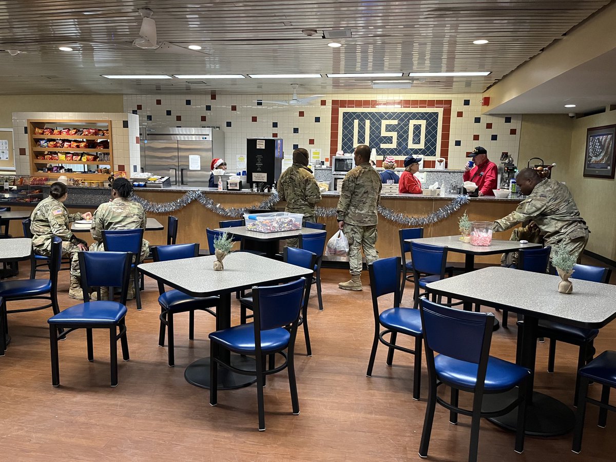 Chris Regnier on Twitter "James S McDonnell USO at St. Louis Lambert Intl. Airport this AM