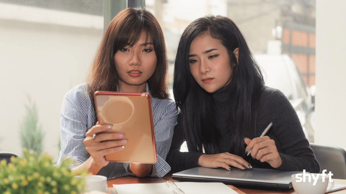 Cheap movers can mean HIGHER costs! 

Here’s why:
🔹 The moving estimate is unrealistic
🔹 Unprofessional movers can take much longer
🔹 A low estimate may be a sign of a scam
🔹 Unqualified movers are more likely to damage your items

Sometimes, cheaper isn't better!