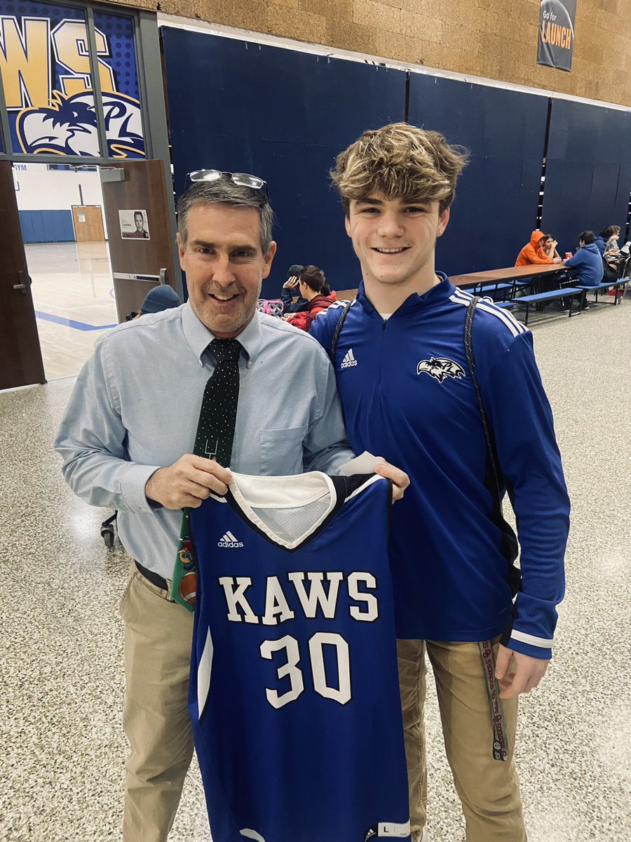 CoachSimmonsM's tweet photo. It's Game Day!

This morning, our players went to a teacher or staff member who has had a positive effect in their life. They thanked them, gave them their jersey, and invited them to our first home game tonight against Royal Valley. Thank you PL staff for all you do! https://t.co/Kt5fVO1Ox3